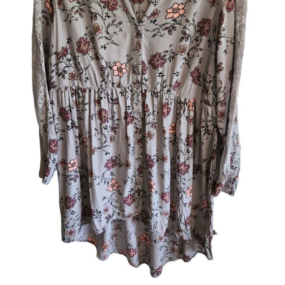 Torrid Gray Floral Lace Tunic Top - Picture 2 of 7